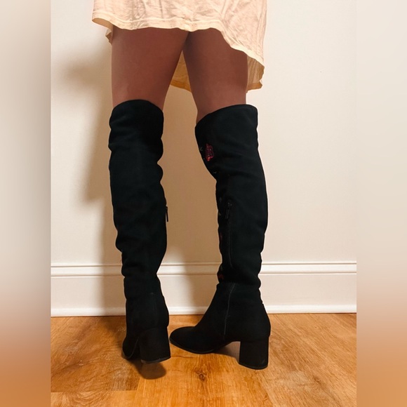 Over the knee boots - Picture 3 of 3